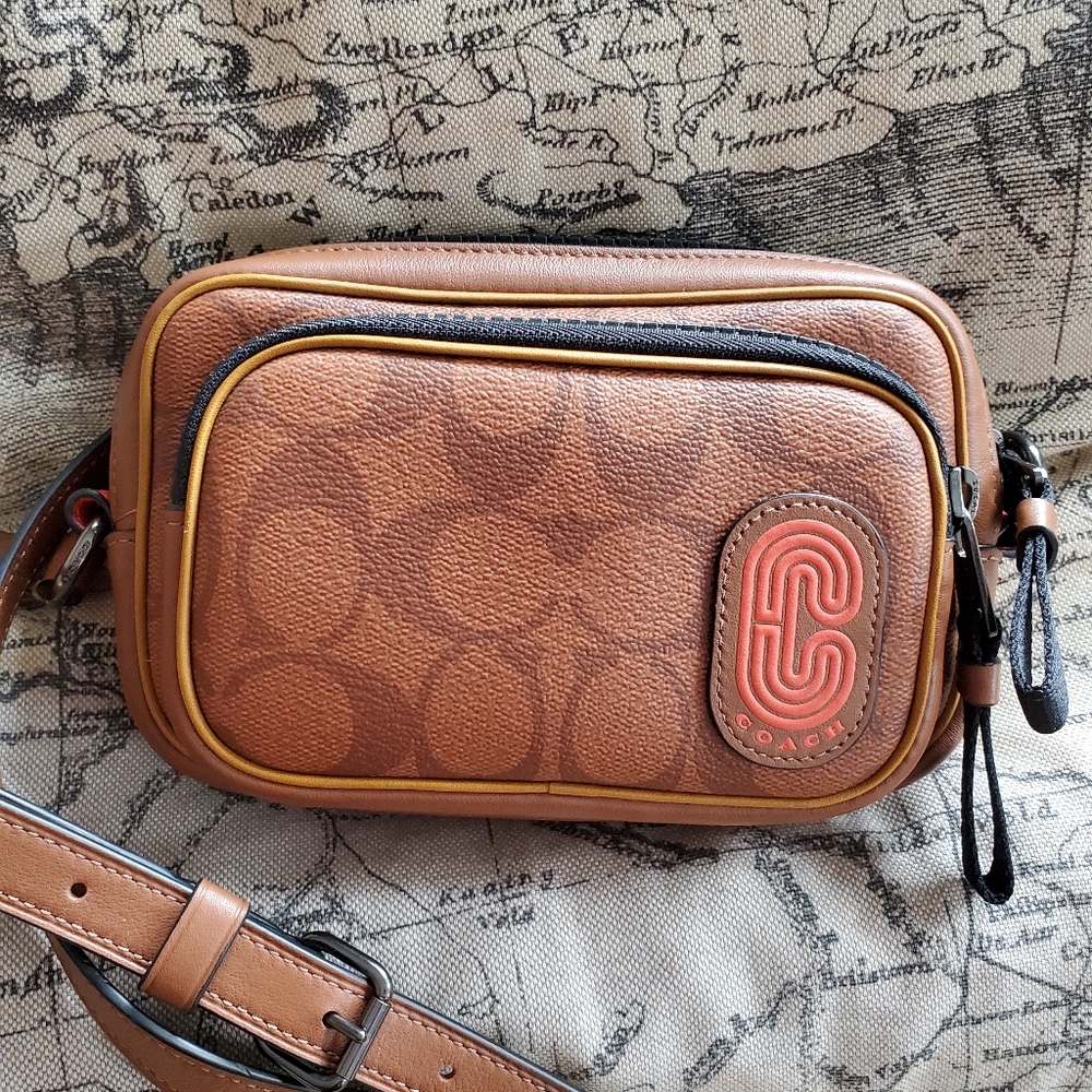 MINI EDGE DOUBLE POUCH CROSSBODY IN SIGNATURE CANVAS WITH COACH PATCH (COACH 121